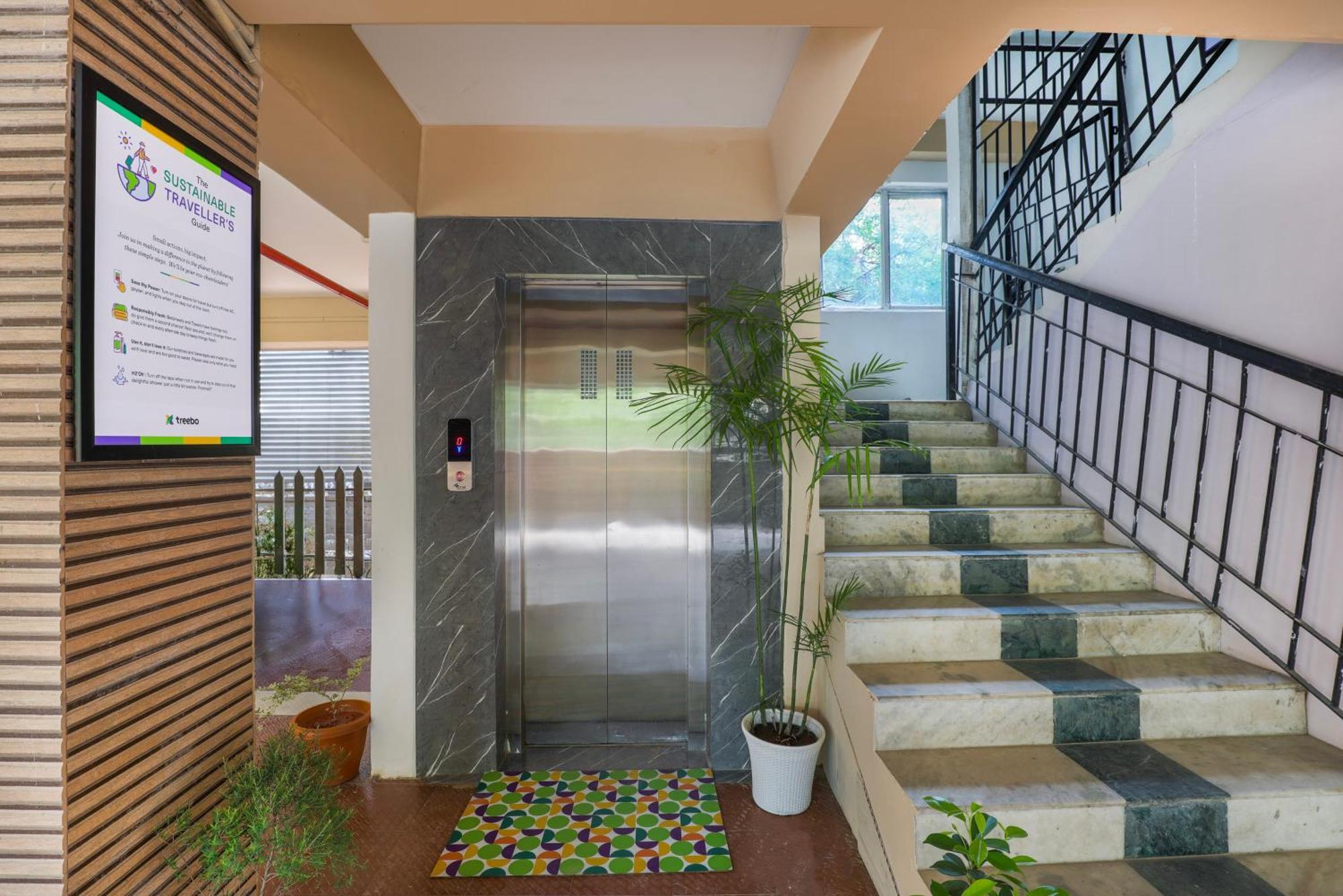 Treebo Urban Oasis Inn Guwahati Bagian luar foto