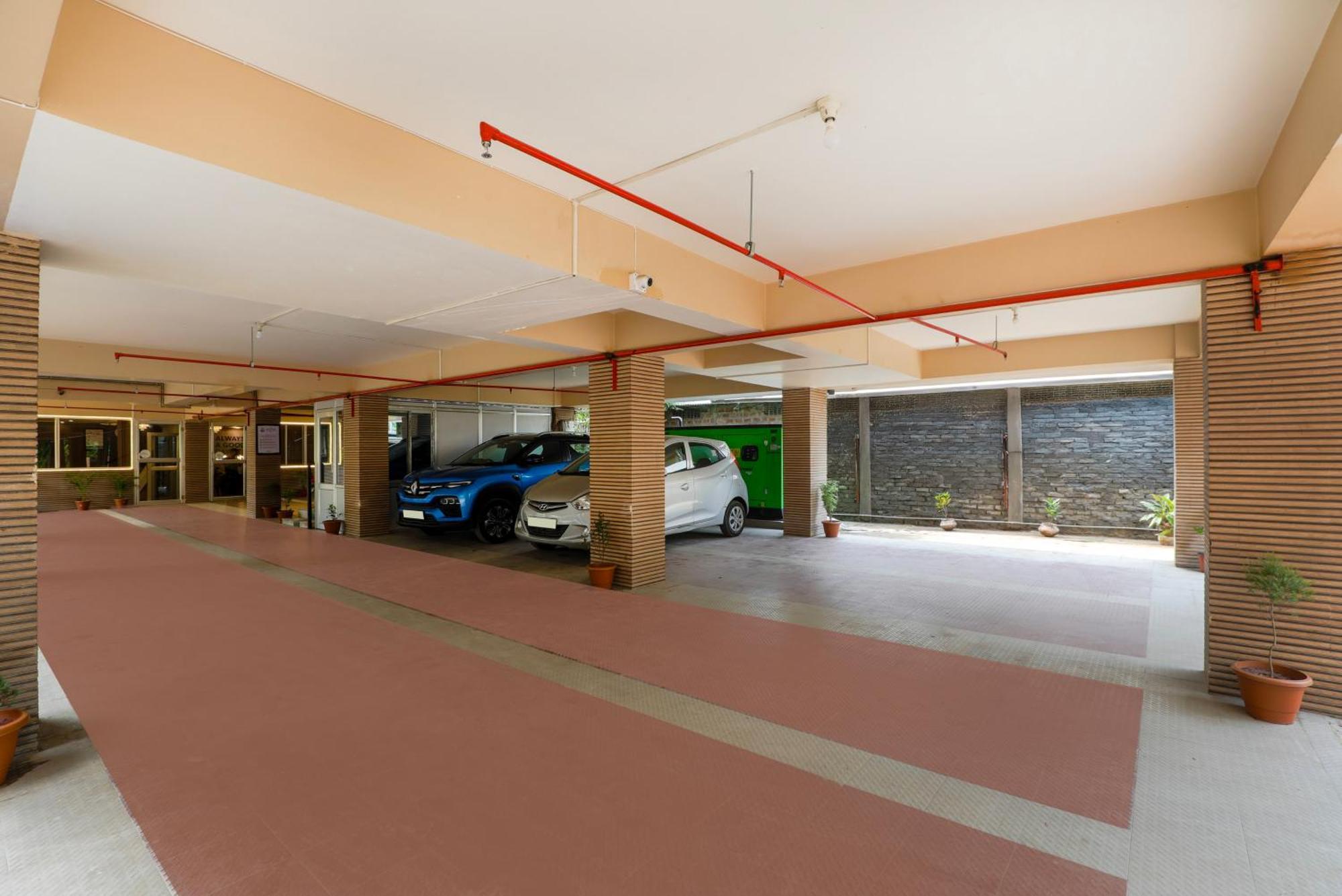Treebo Urban Oasis Inn Guwahati Bagian luar foto