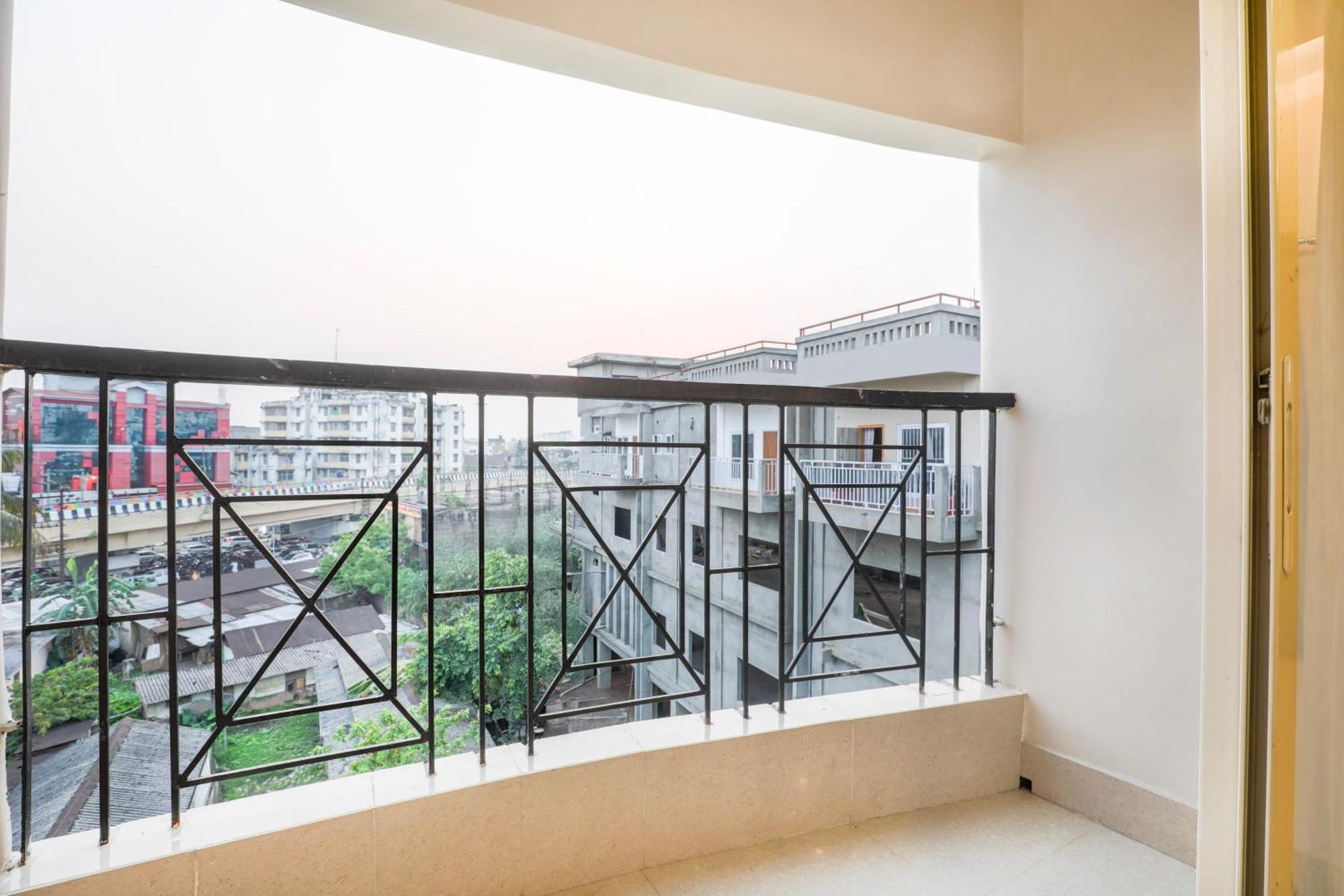 Treebo Urban Oasis Inn Guwahati Bagian luar foto