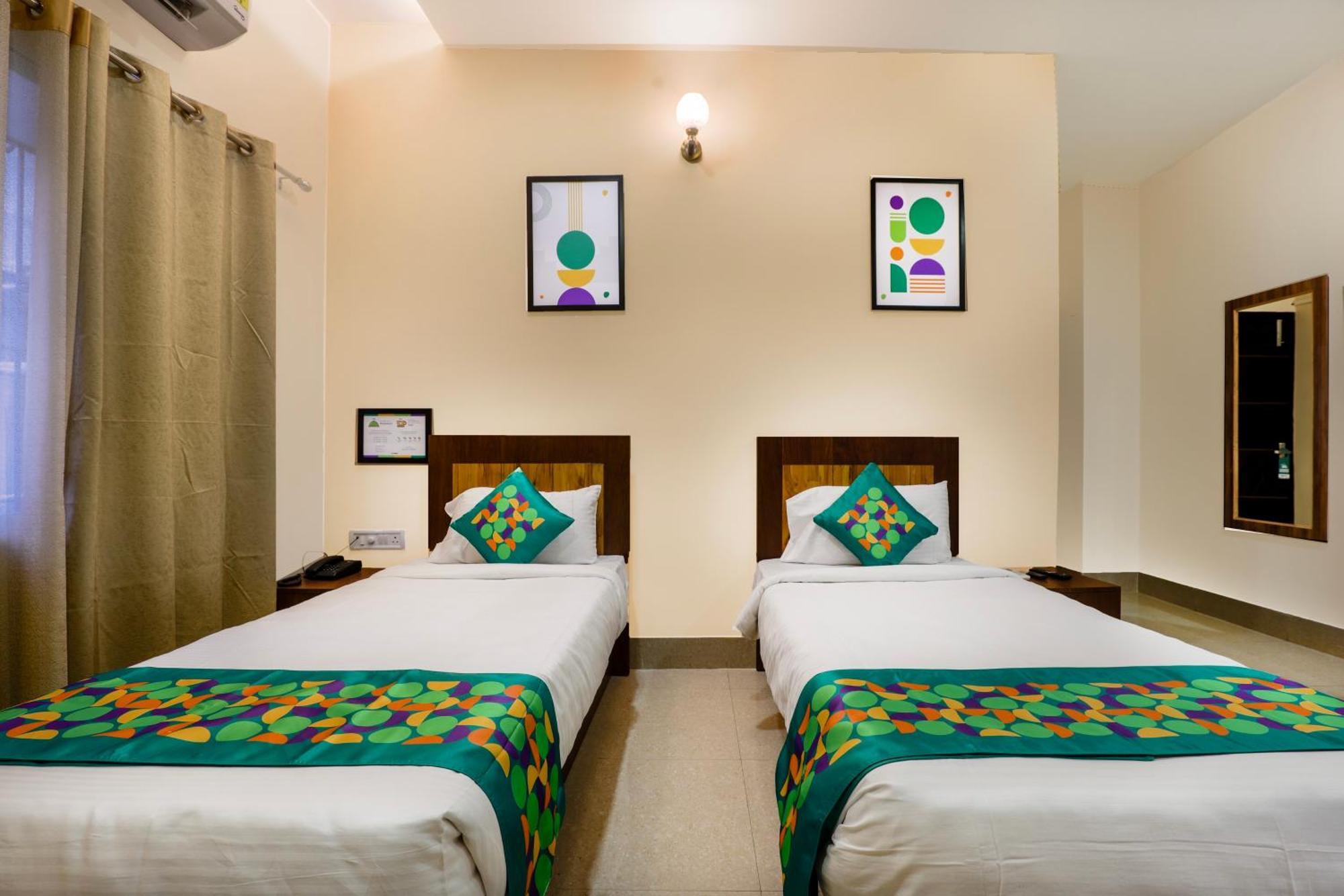 Treebo Urban Oasis Inn Guwahati Bagian luar foto